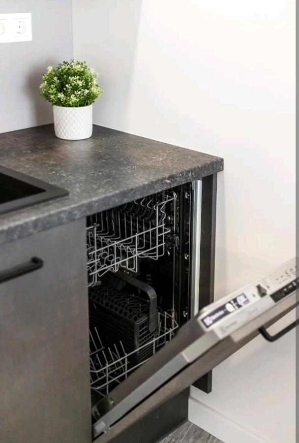 Happy Inn Laime Studio, Self Check-In-24-7, A-C, Parking-In-The-Underground-Garage Vilnius Ngoại thất bức ảnh